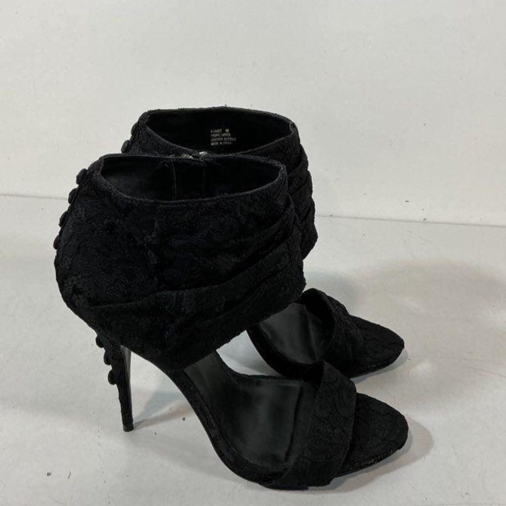 Women’s Elizabeth and James Janet Black Textured Ankle-Strap Heels Size 9B